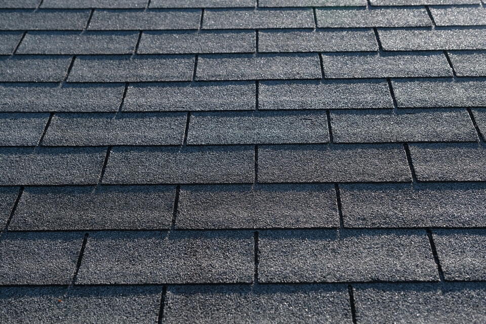 architectural shingles vs 3 tab-close up view of 3 tab shingles