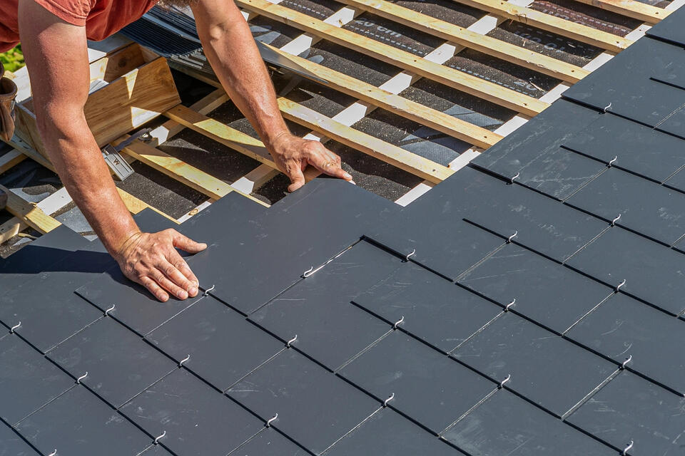 rubber slate roofing-synthetic slate roofing during installation